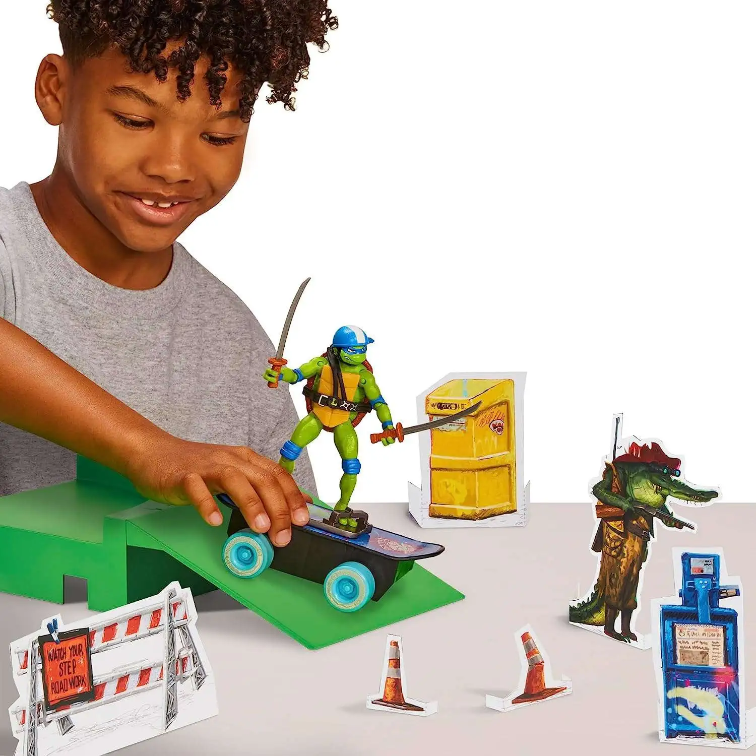 Teenage Mutant Ninja Turtles Mutant Mayhem Build N Shred Skatepark with  Skater Mikey Playset Playmates - ToyWiz