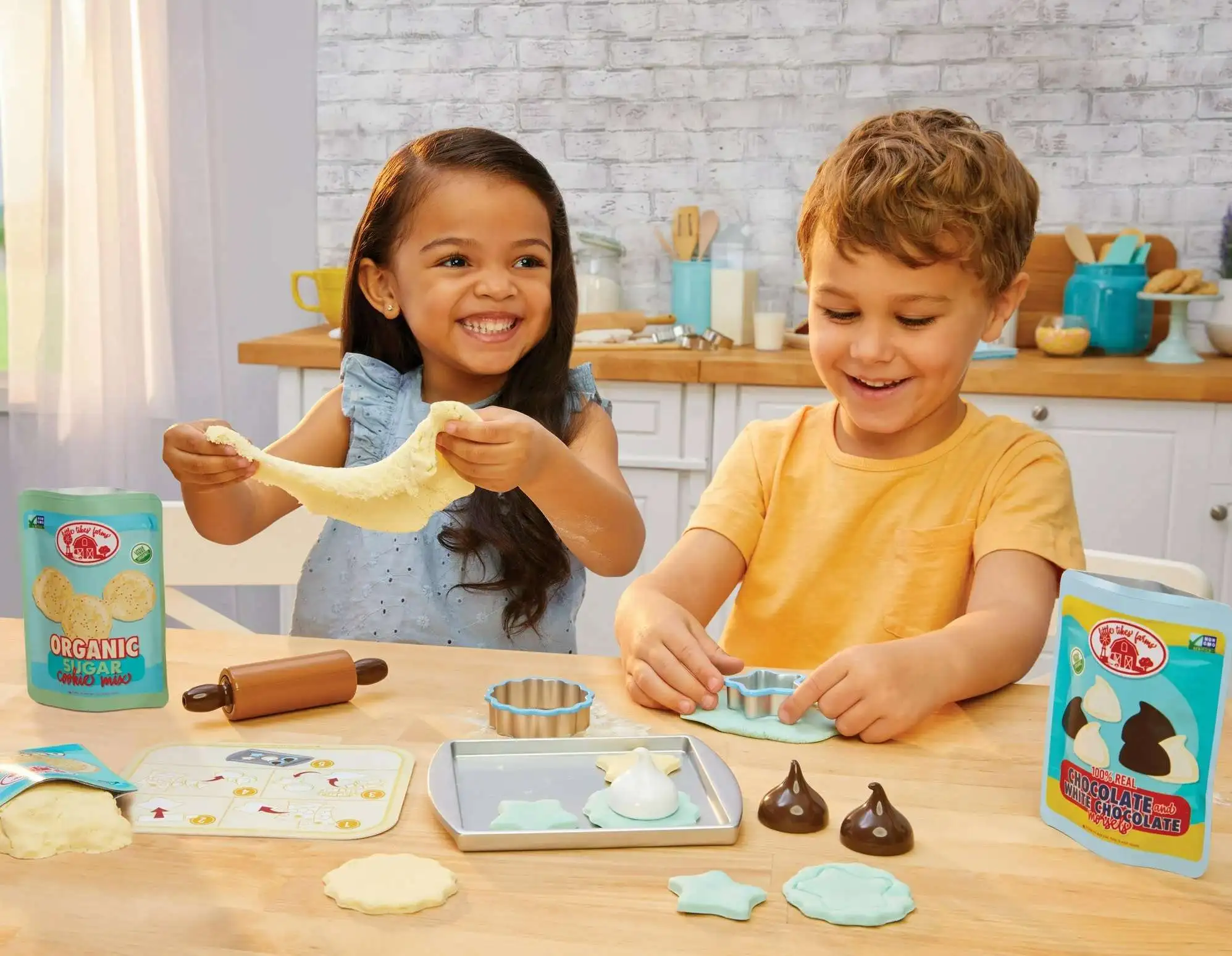 Little Tikes Creative Chefs Cookie Kit Playset MGA Entertainment - ToyWiz - Little Tikes Creative Chefs Baker's Kit