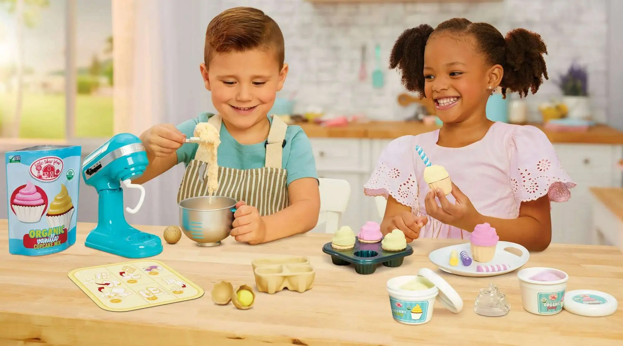 Little Tikes Creative Chefs Bakers Kit Playset MGA Entertainment - ToyWiz - Little Tikes Creative Chefs Baker's Kit