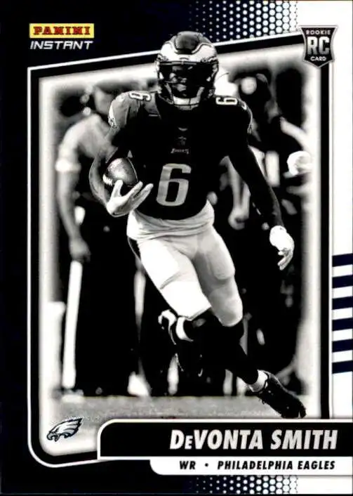 NFL 2021 Instant Football Black & White Rookies DeVonta Smith BW7 [1 of 2728]