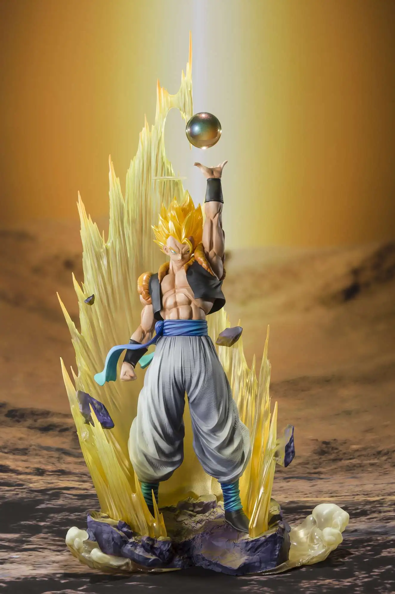 BANDAI Tamashii Nations S.H.Figuarts Gogeta - shops Dragon Ball Super Action Figure