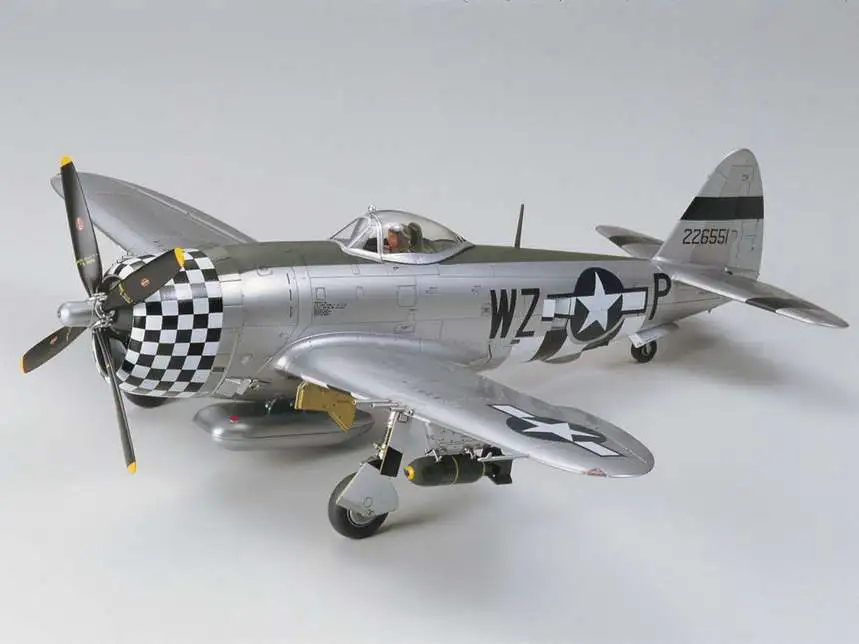 Tamiya USA Aircraft Republic P-47D Thunderbolt Model Kit [Bubbletop]