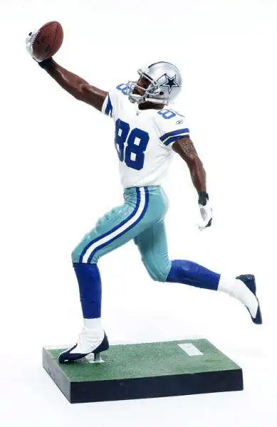 McFarlane Toys NFL Dallas Cowboys Sports Picks Football Series 28 Dez Bryant  Action Figure Blue Jersey - ToyWiz