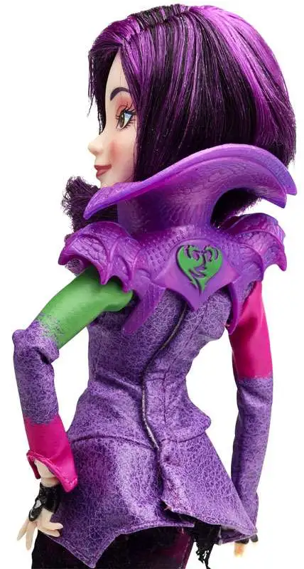DISNEY DESCENDANTS SIGNATURE OUTFIT DOLL ASSORTMENT - The Toy Insider