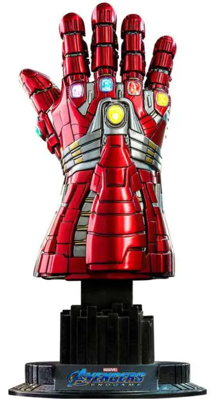 Marvel Avengers Endgame Nano Gauntlet 14 Quarter Scale Light-Up