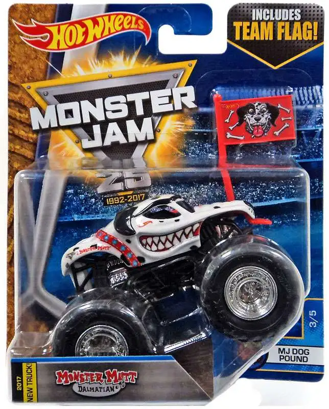 Hot Wheels Monster Jam 25 Monster Mutt Dalmatian Diecast Car #3/5 [MJ Dog Pound]