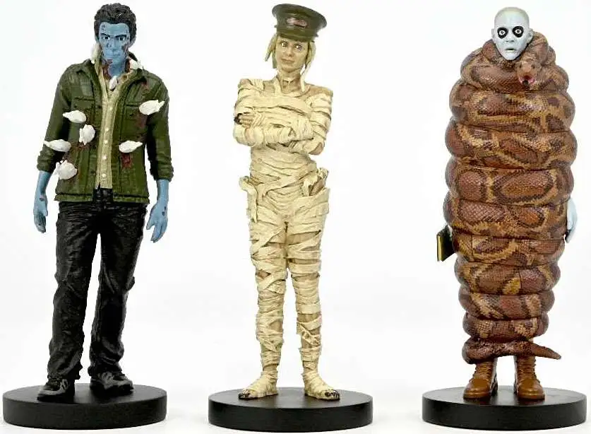 NECA Beetlejuice 2 Mummified Immigration Officer, Richard & Anaconda Man 3-Inch PVC Figure 3-Pack [Immigration Hall]