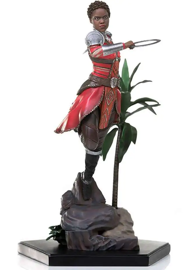 Marvel Black Panther Nakia Battle Diorama Statue