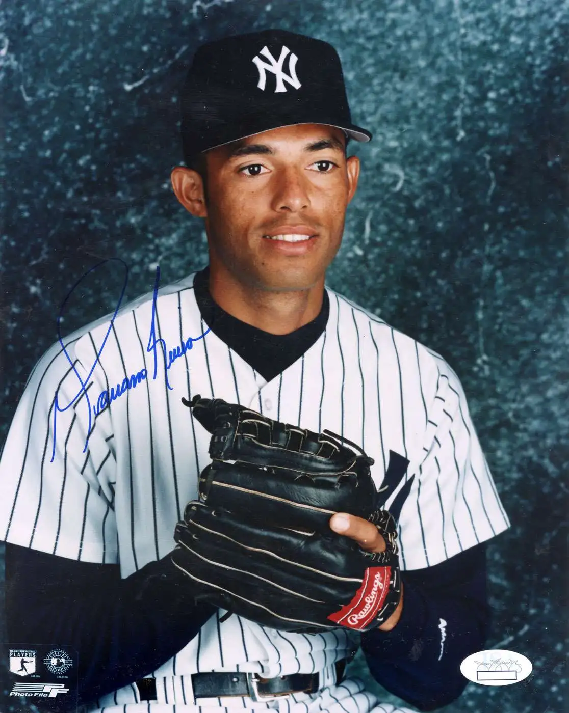 MLB New York Yankees Mariano Rivera 8 x 10 Autographed Photo - ToyWiz