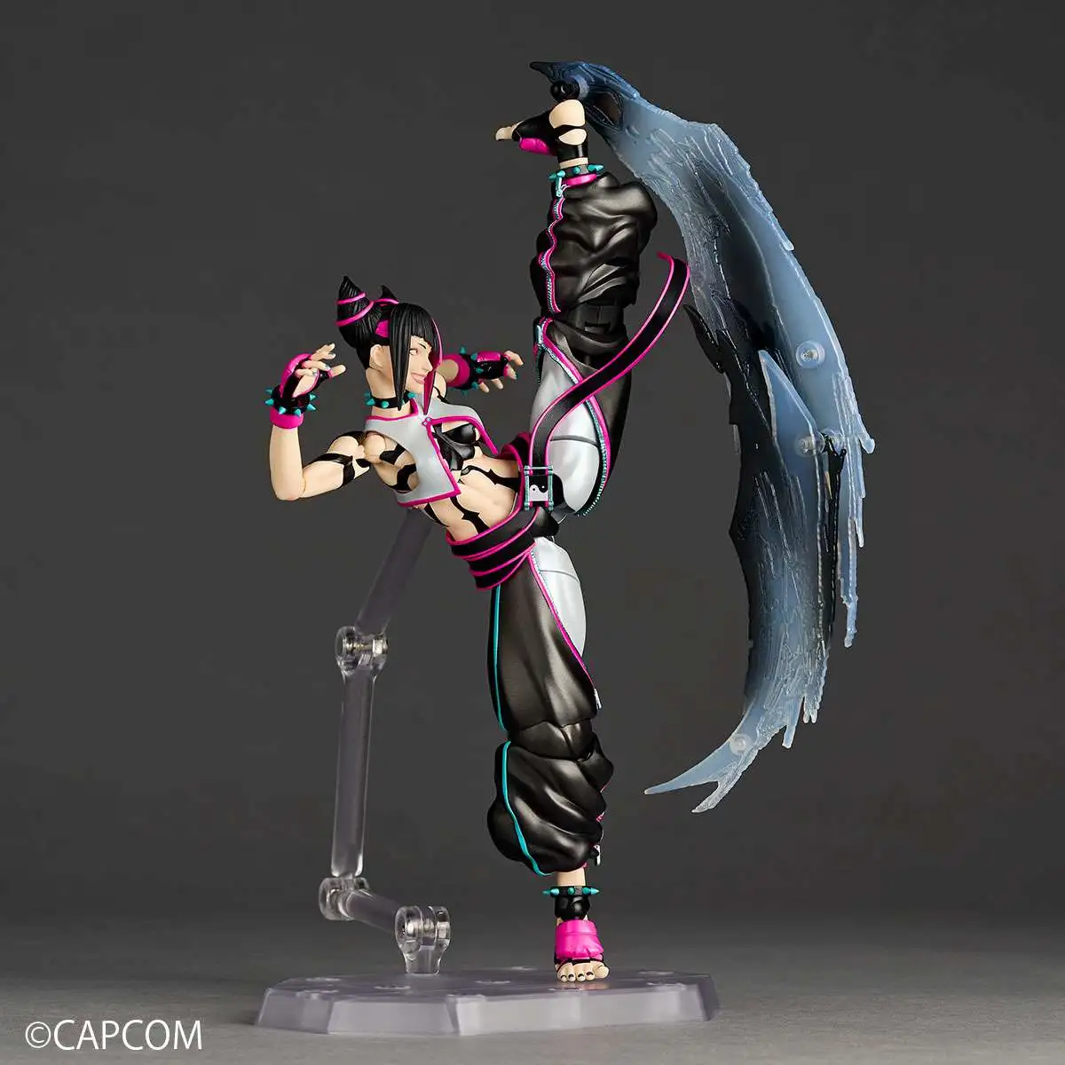 Street Fighter Amazing Yamaguchi Revoltech Juri 6 Action Figure