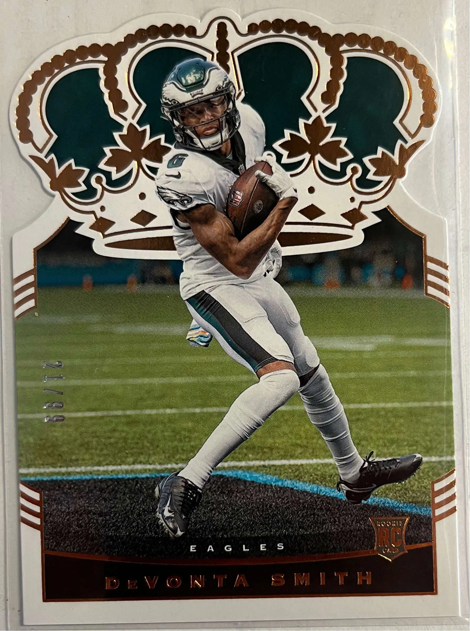 NFL 2021 Chronicles Crown Royale DeVonta Smith 21/99 Single Sports Card  CR-25 [Rookie]