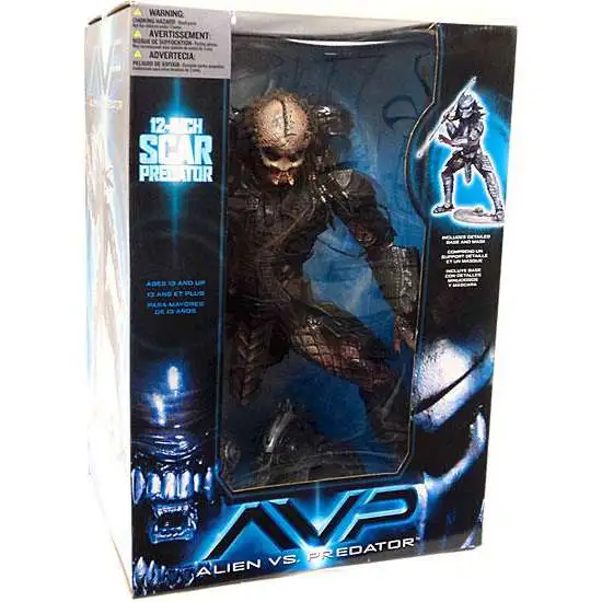 McFarlane Toys Alien vs Predator Alien vs. Predator Movie Scar Predator Deluxe Action Figure [Damaged Package]