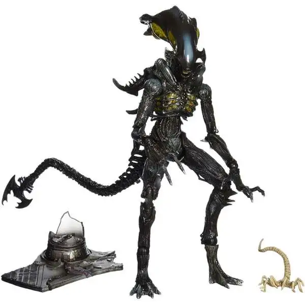 Alien Colonial Marines Play Arts Kai Alien Spitter Action Figure