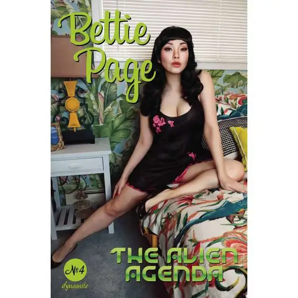 Dynamite Entertainment Bettie Page: The Alien Agenda #4 2022 Comic Book [Cover E (Cosplay)]