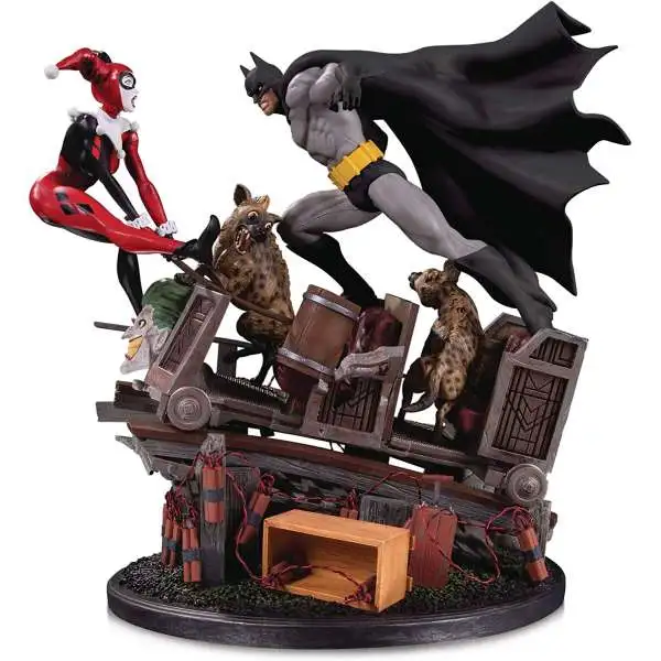 DC Batman vs. Harley Quinn 15.5-Inch Battle Statue [Second Edition]