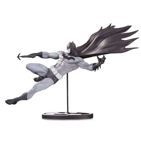 Black & White Batman 7.3-Inch Limited to 5,000 Statue [Doug Mahnke]