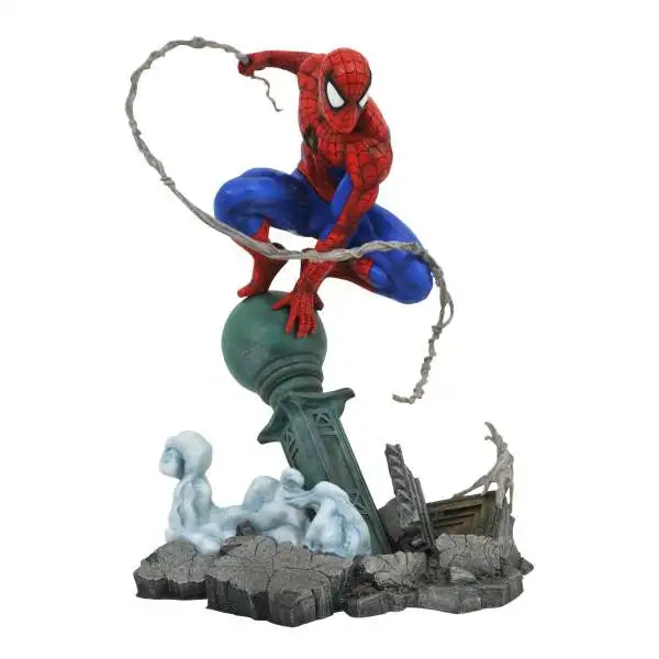Marvel Gallery Spider-Man 9-Inch PVC Figure Statue [Comic Version]