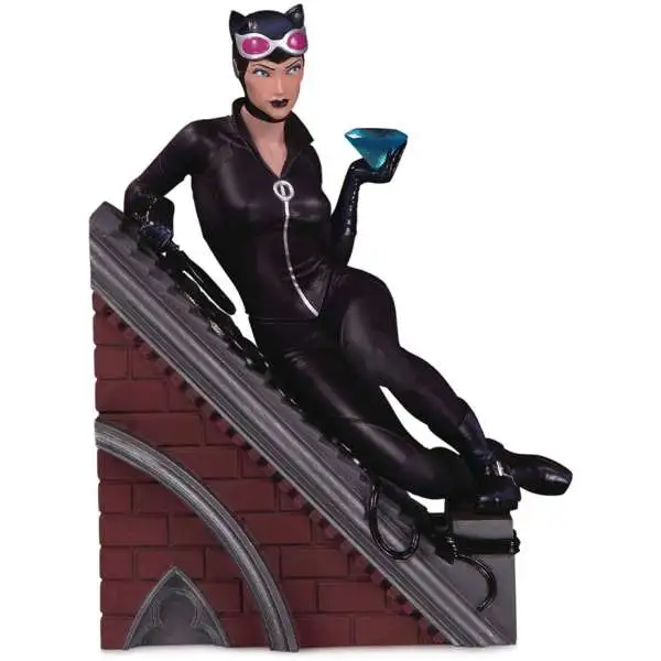 DC Batman Rogues Gallery Catwoman 4.8-Inch Multi-Part Statue Diorama