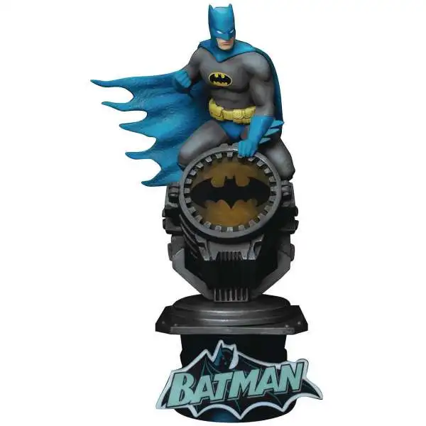 DC D-Stage Batman with Light-Up Batsignal 6-Inch Statue DS-040