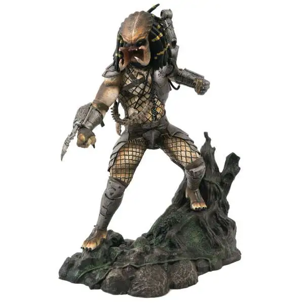 Unmasked Predator Exclusive 10-Inch Limited to 3,000 Collectible PVC Statue