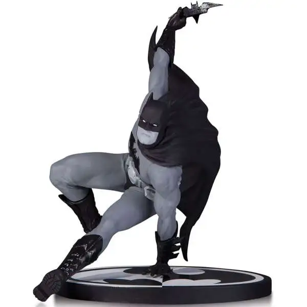 Black & White Batman 6.25-Inch Statue [Bryan Hitch]