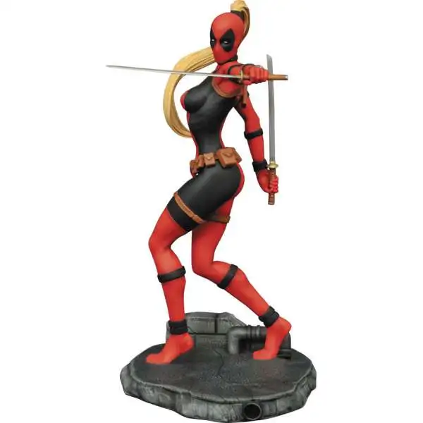 Marvel Femme Fatales Lady Deadpool 9-Inch PVC Statue