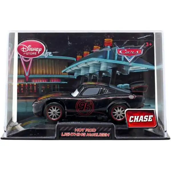 Disney / Pixar Cars Cars 2 1:43 Collectors Case Hot Rod Lightning McQueen Exclusive Diecast Car [Damaged Package]