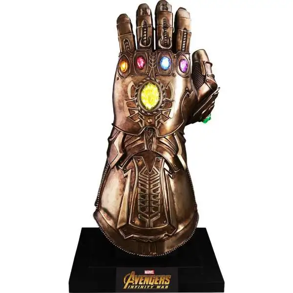 Marvel Avengers Infinity War Infinity Gauntlet Light-Up Replica