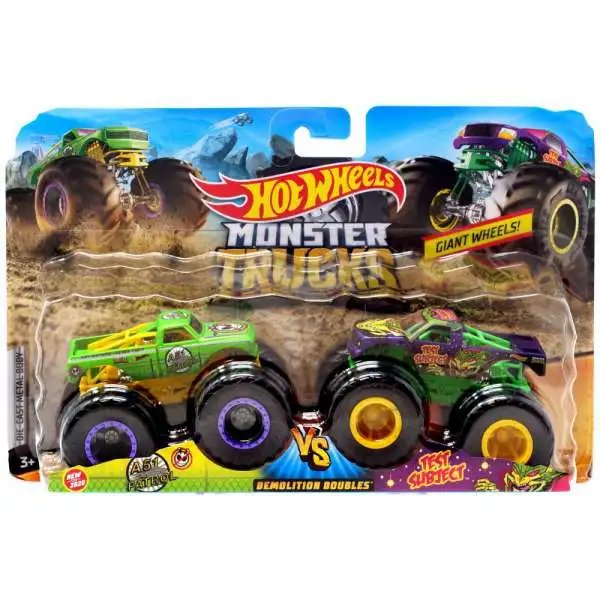 Hot Wheels Monster Trucks Demolition Doubles Rodger Dodger vs. Bone ...