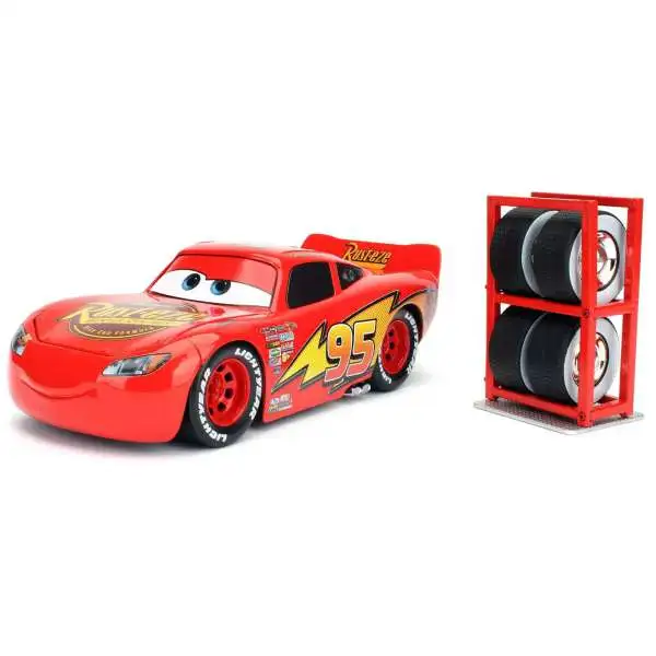 Disney / Pixar Cars Cars 3 Lightning McQueen Diecast Car [Tire Rack Edition]
