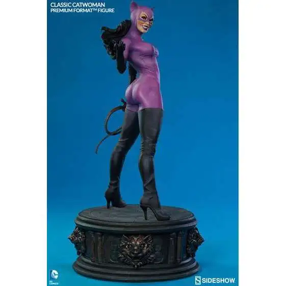 DC Premium Format Classic Catwoman Figure