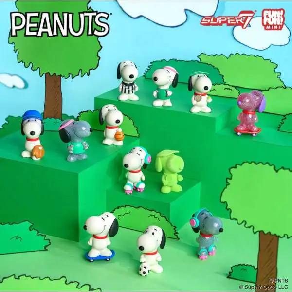 Peanuts Snoopy Fun! Fun! Mini Wave 1 Athlete Snoopy 2.5-Inch Mystery Pack [1 RANDOM Figure] (Pre-Order ships March)
